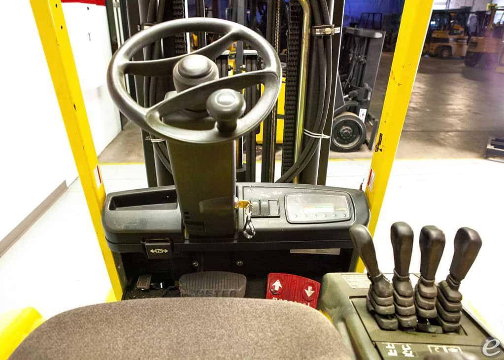 1999 Hyster E65XM