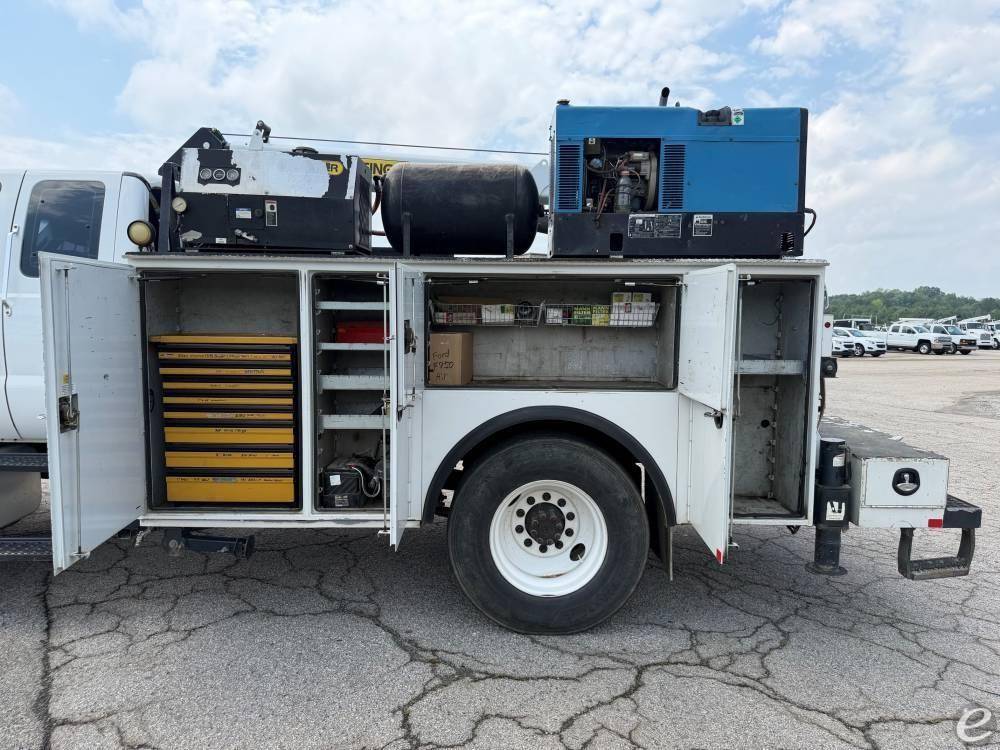 2015 Ford F750 XLT SD