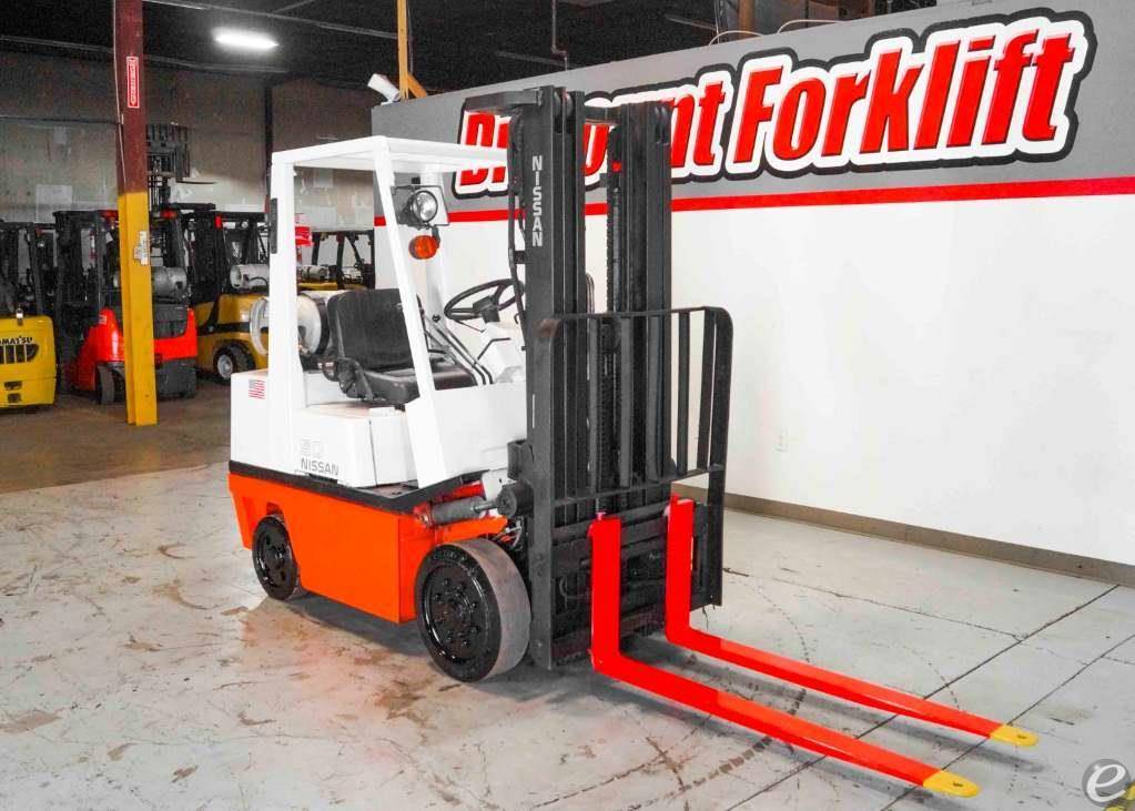 1981 Nissan APH02M25V