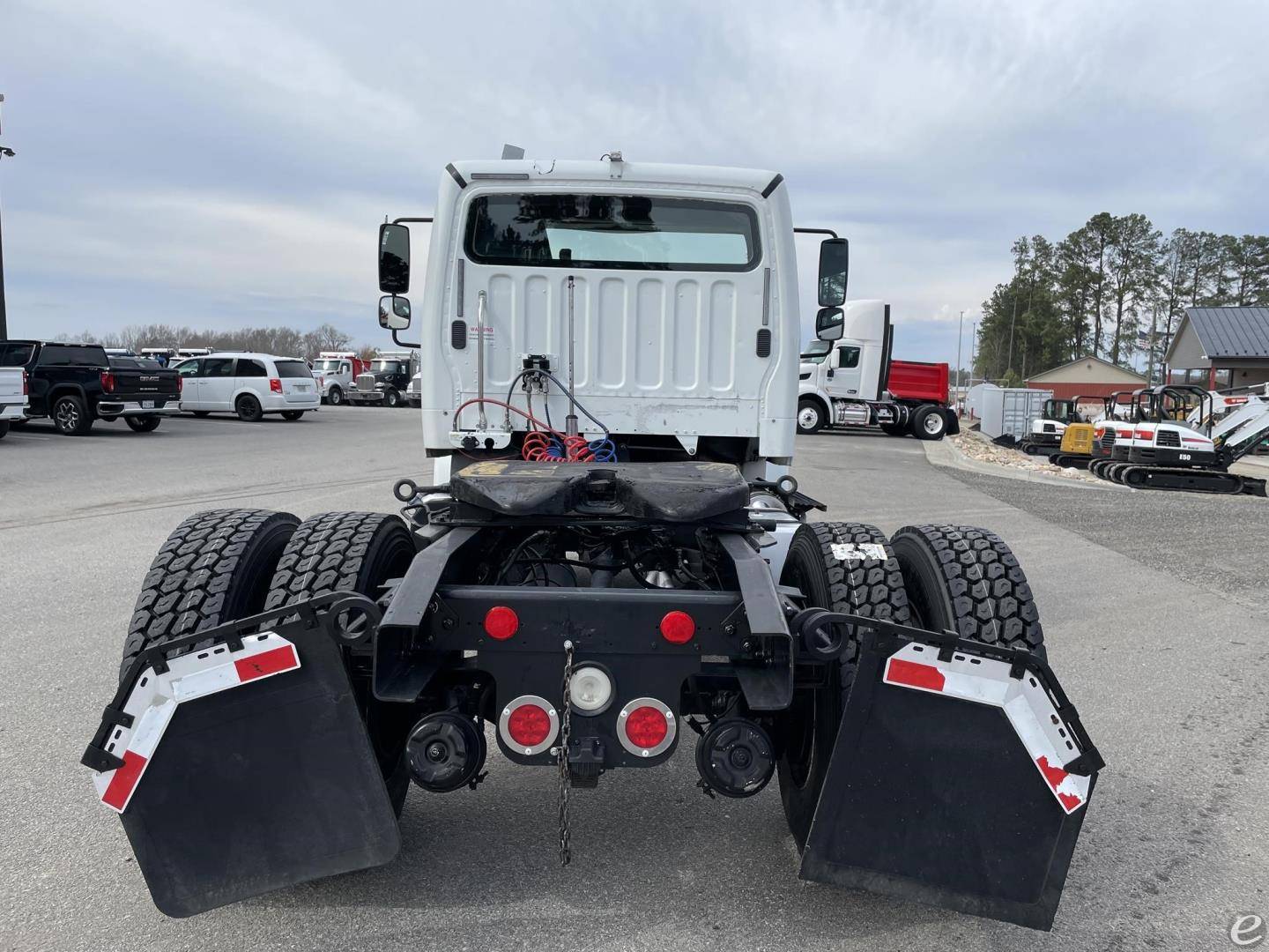 2014 Freightliner BUSINESS CLASS M2 106