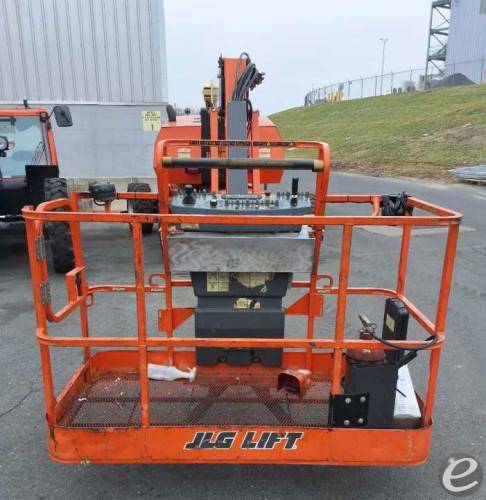 2018 JLG 800AJ