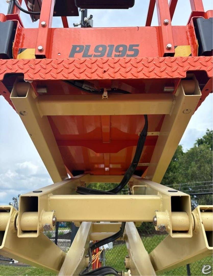 2021 JLG R1932i