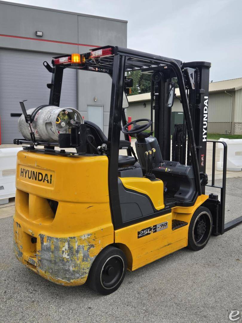 2023 Hyundai 25LC-7A
