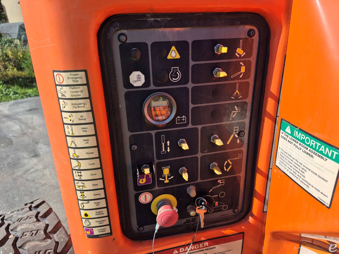 2015 JLG E450AJ