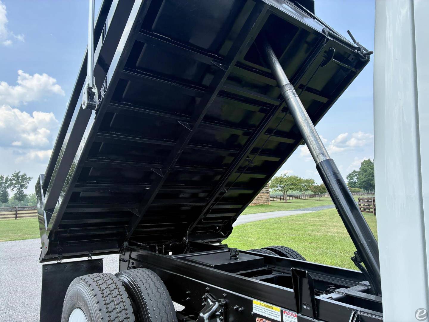 2019 Freightliner BUSINESS CLASS M2 106