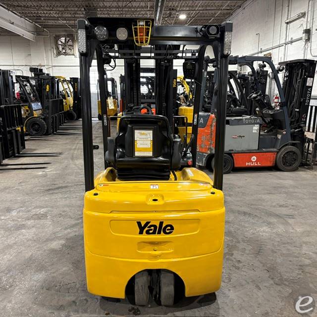 2022 Yale ERP040VT