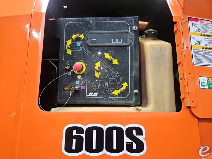 2016 JLG 600S