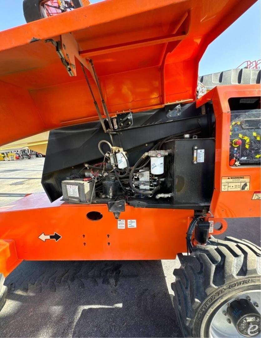 2015 JLG 660SJ