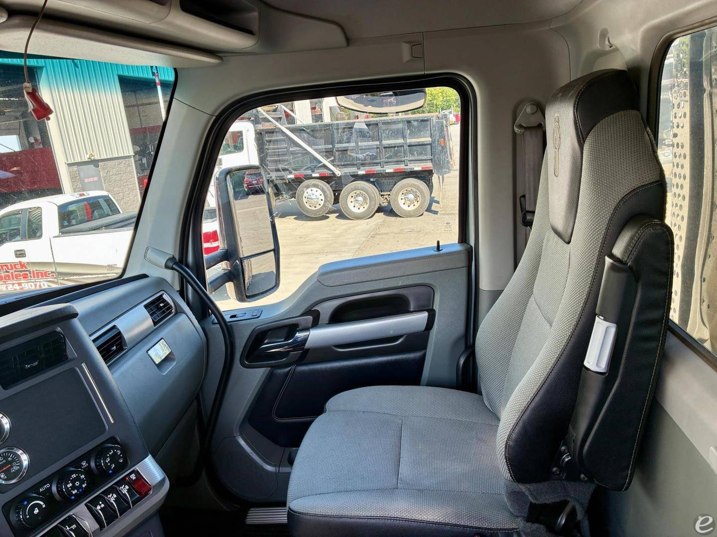 2020 Kenworth W990