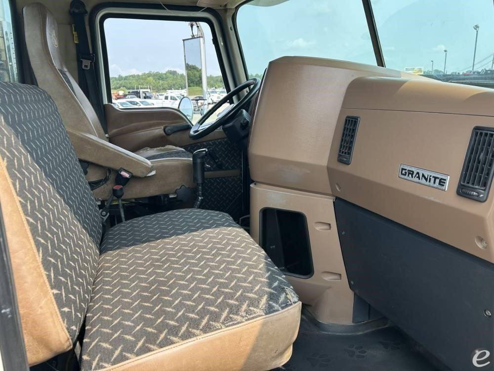 2011 Mack GRANITE GU713