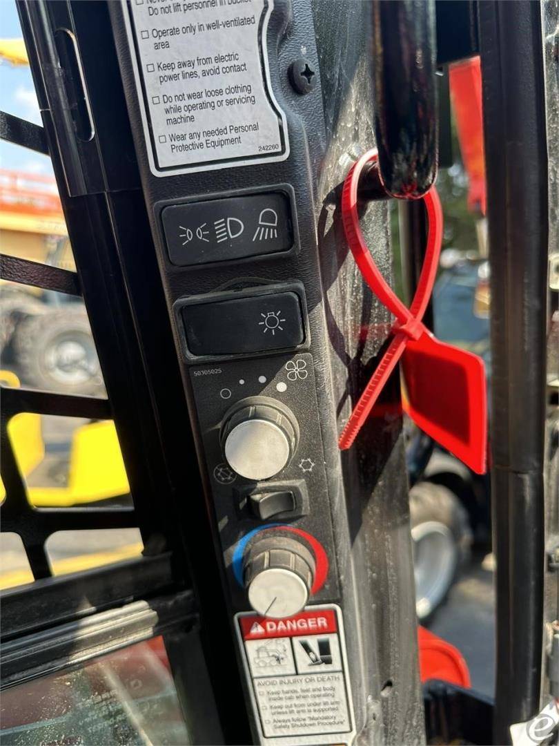 2023 Manitou 2700V NXT:2