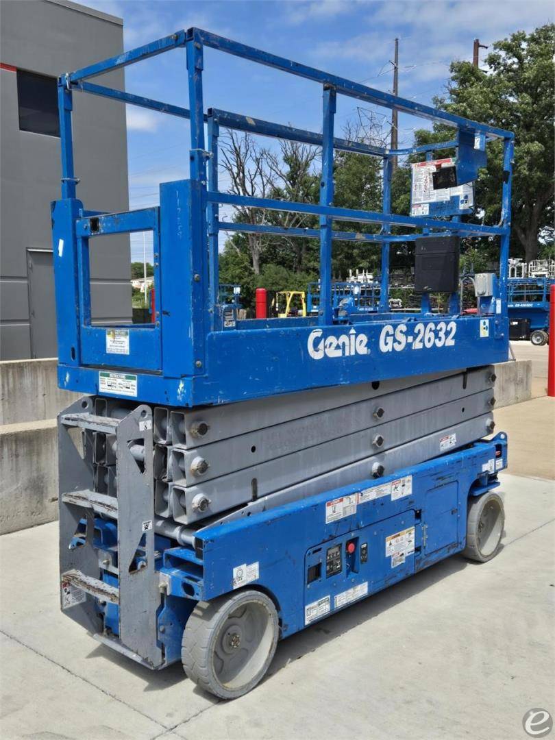 2013 Genie GS2632 Electric Scissor Lift - 123Forklift