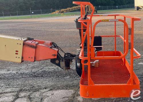 2015 JLG 800S
