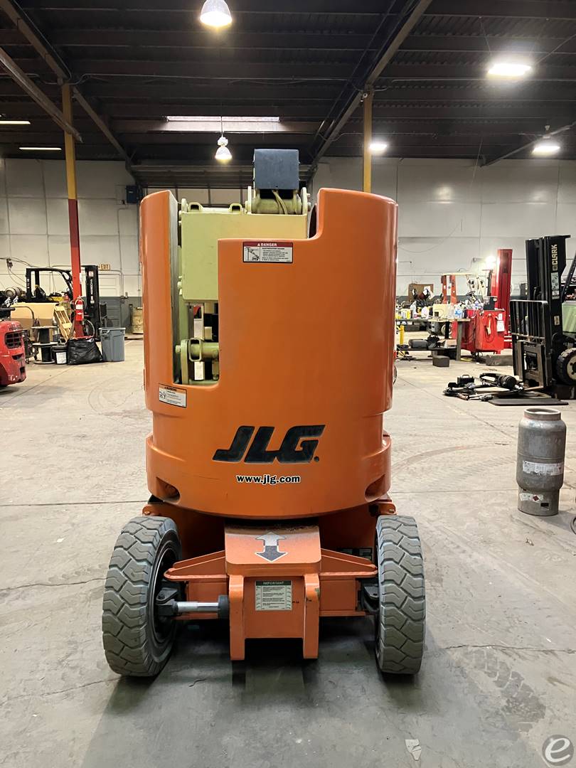 2012 JLG E300AJP