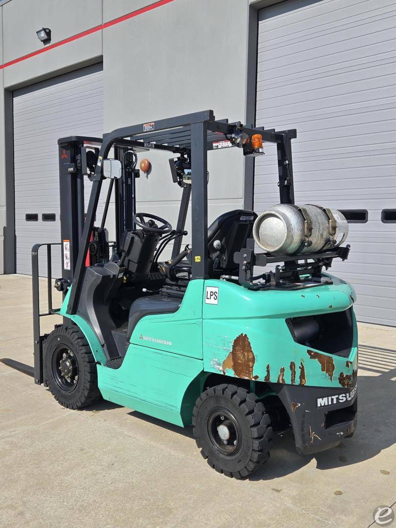 2020 Mitsubishi FG25N