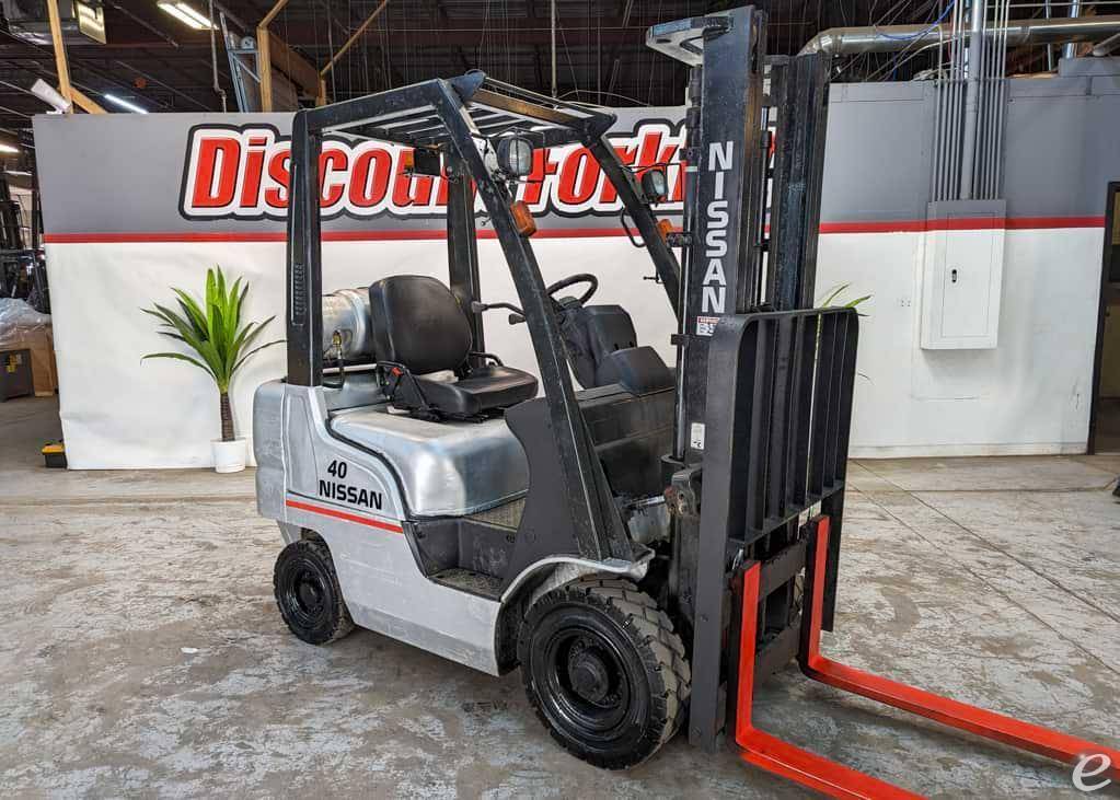 2010 Nissan                                             MP1F1A20LV LP Gas Forklift - 123Forklift