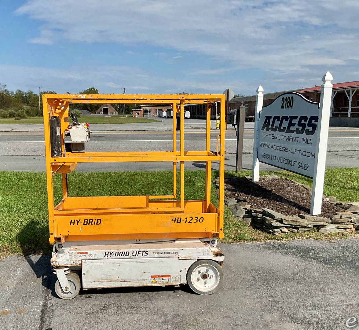 2017 Hy-Brid Lifts HB1230S3