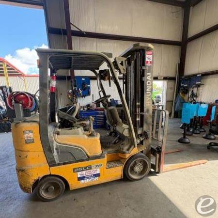 2018 Hyundai 25LC-7A