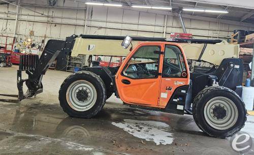 2016 JLG 943