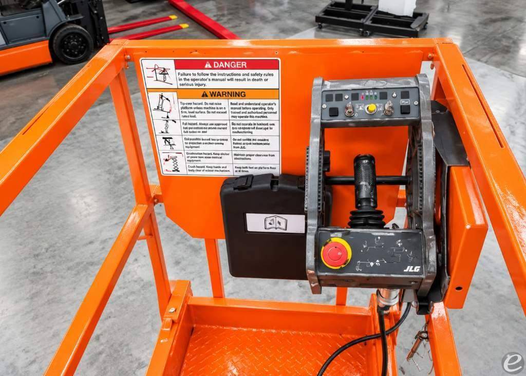 2018 JLG 1932R