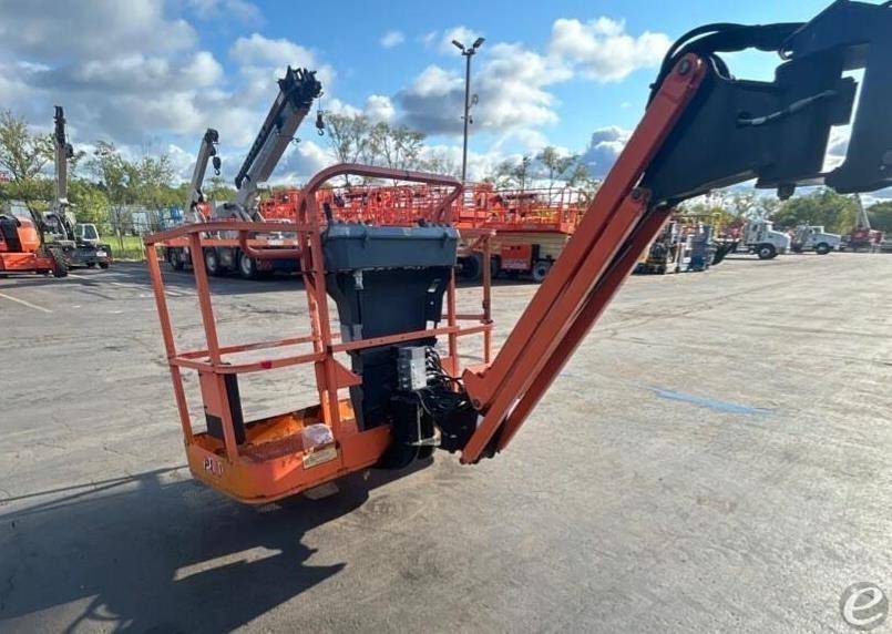 2014 JLG M600JP