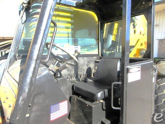2012 Cat TL1055