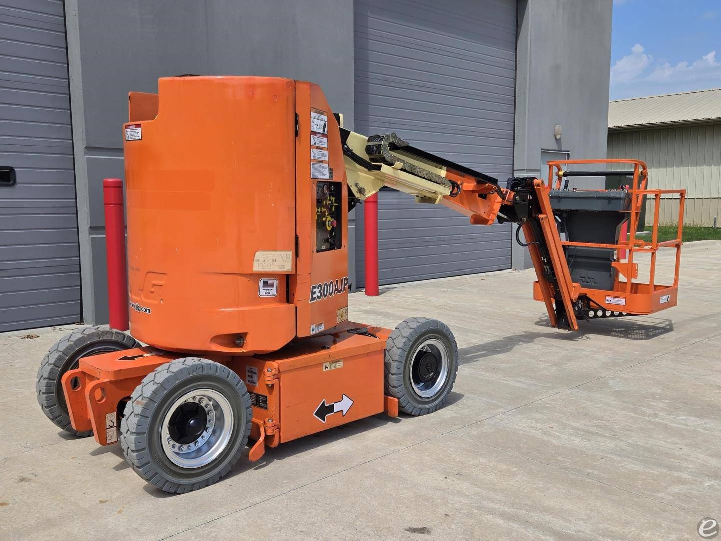 2016 JLG E300AJP