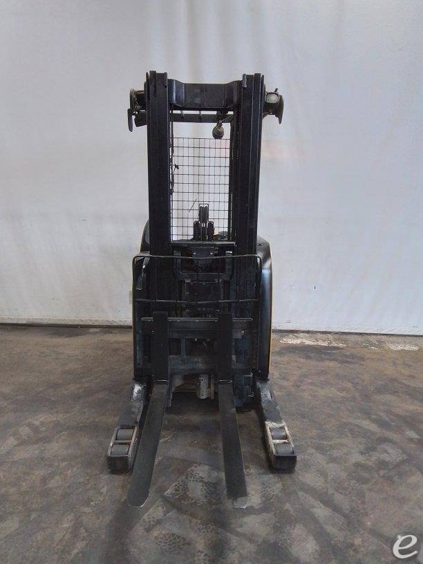2018 Yale NR045EB