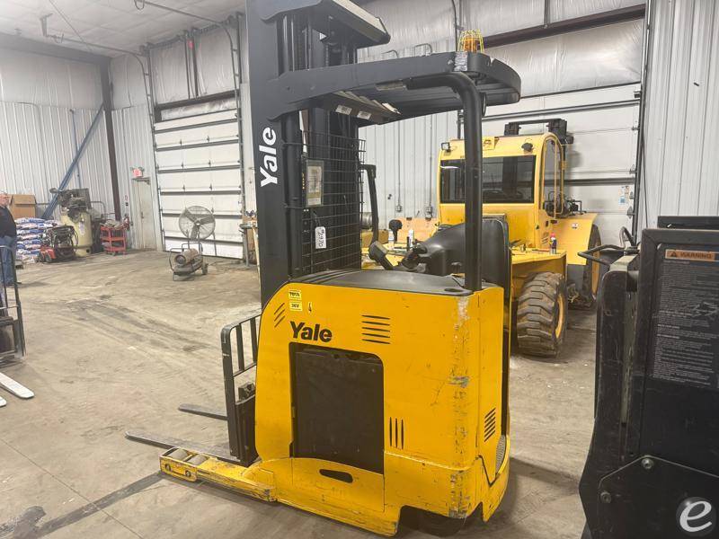 2011 Yale NR045EA
