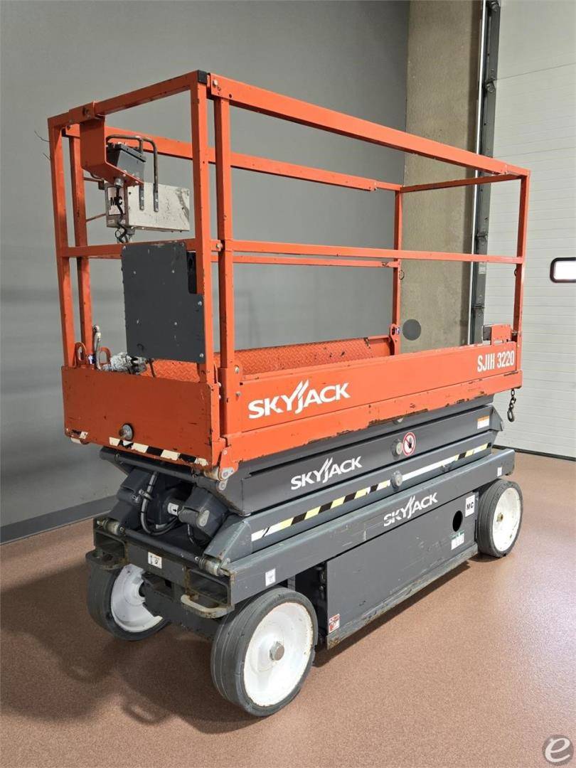2018 Skyjack SJIII3220 Electric Scissor Lift - 123Forklift