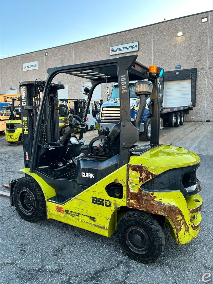 2020 Clark S25D