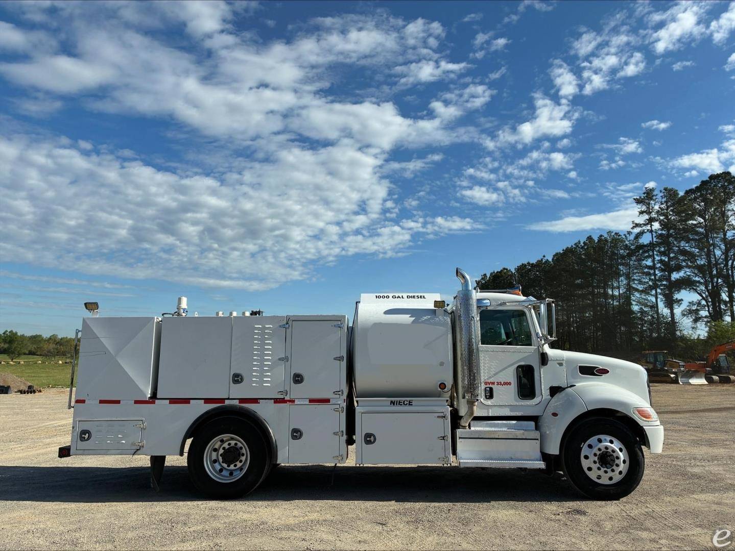 2018 Peterbilt 337