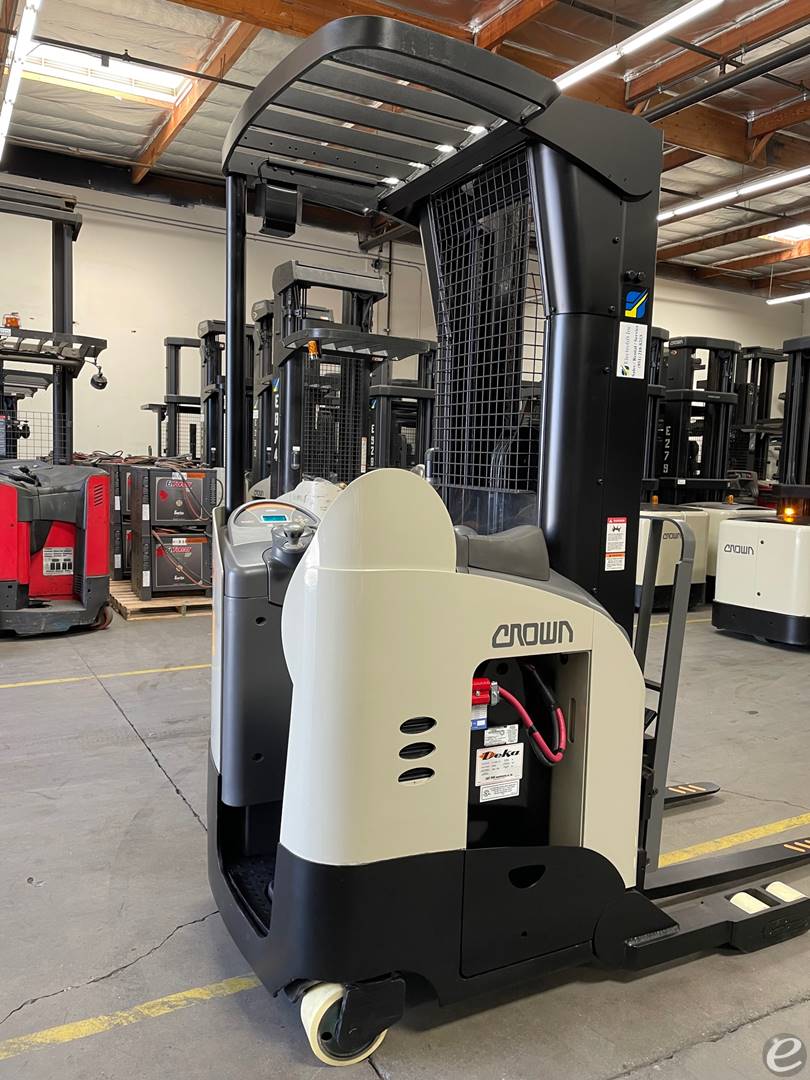 2010 Crown RR5715-35 RENTAL