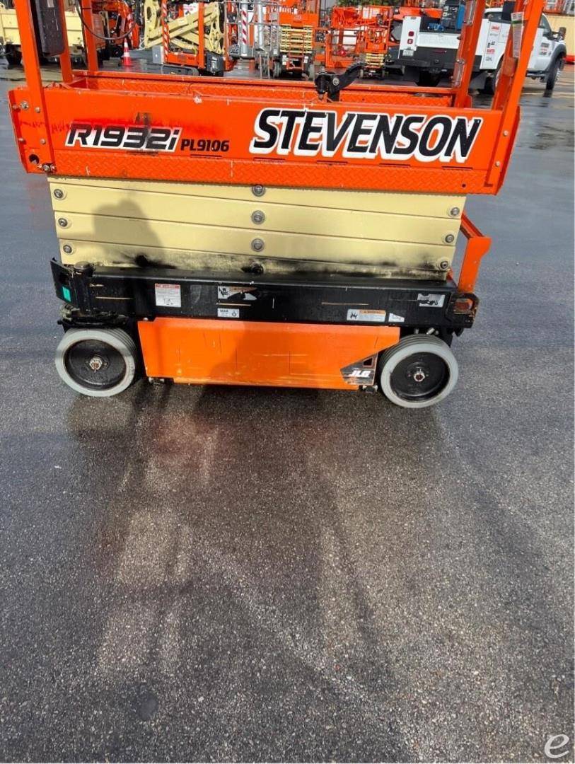 2021 JLG R1932i