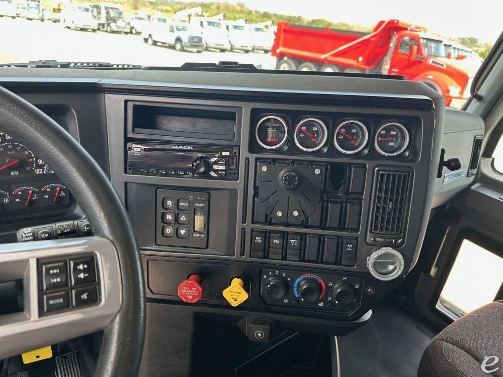 2020 Mack GRANITE 84FR