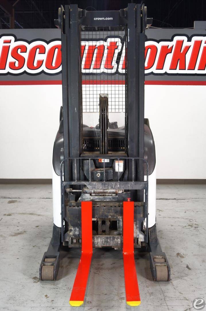 2008 Crown RR5715-40 Electric Reach Truck - 123Forklift