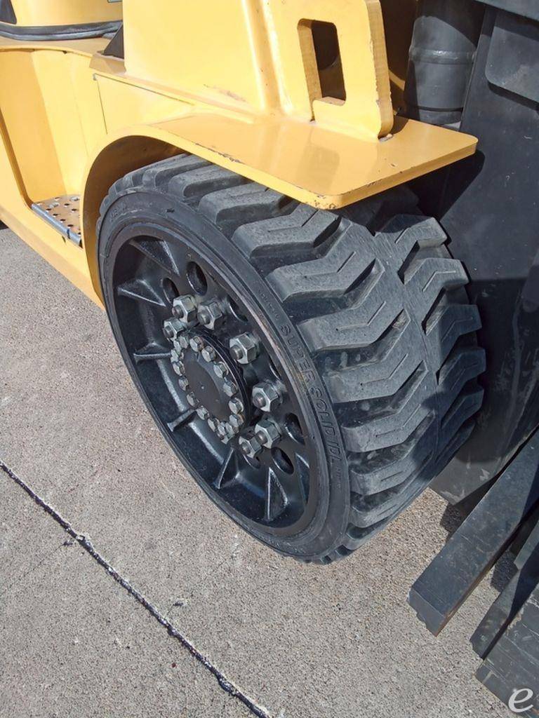 2010 Cat GC70K