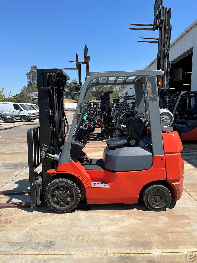 2001 Toyota 7FGCU25 LP Gas Forklift...
