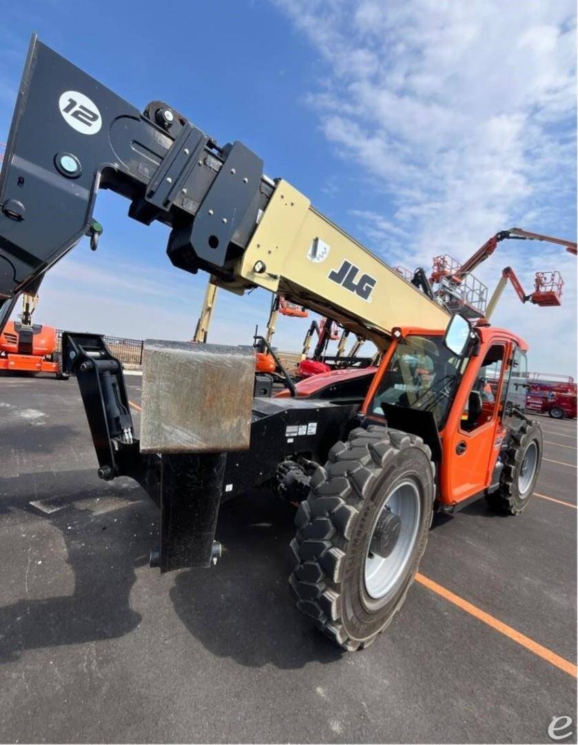 2022 JLG 1255