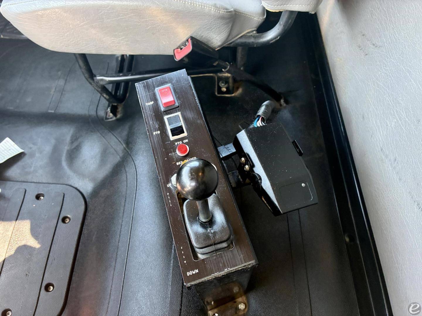 2019 Freightliner BUSINESS CLASS M2 106
