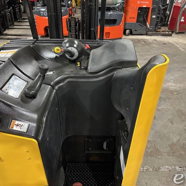 2022 Yale ESC040AD