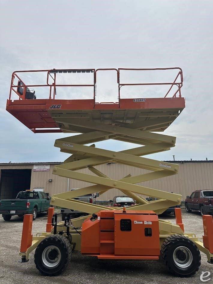 2015 JLG 4394RT