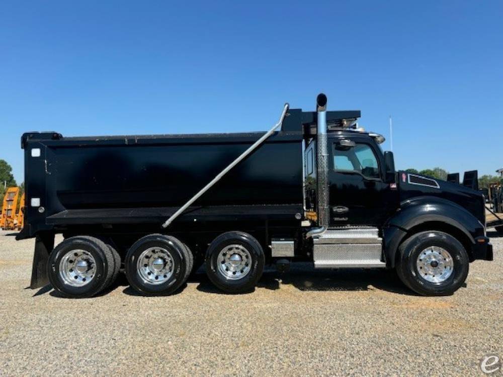 2025 Kenworth T880