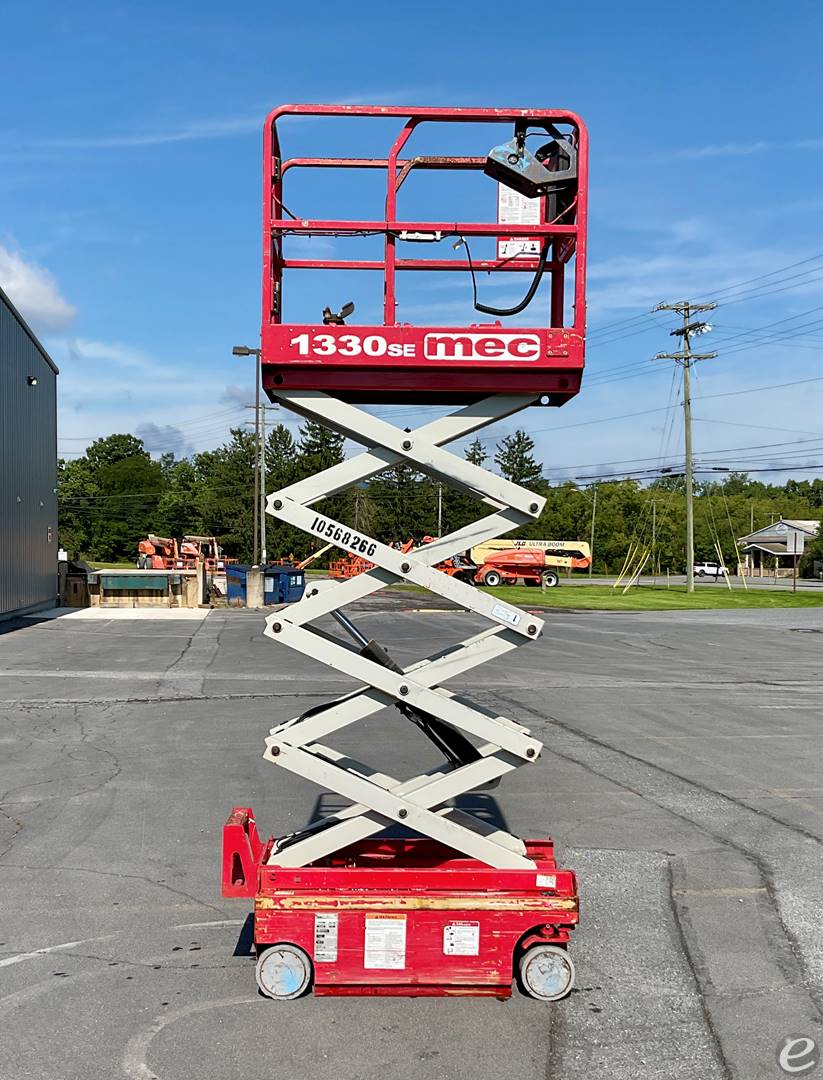 2017 JLG 1330SE