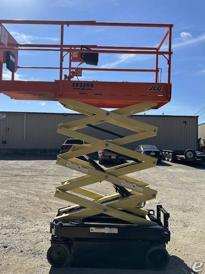 2019 JLG 1932R