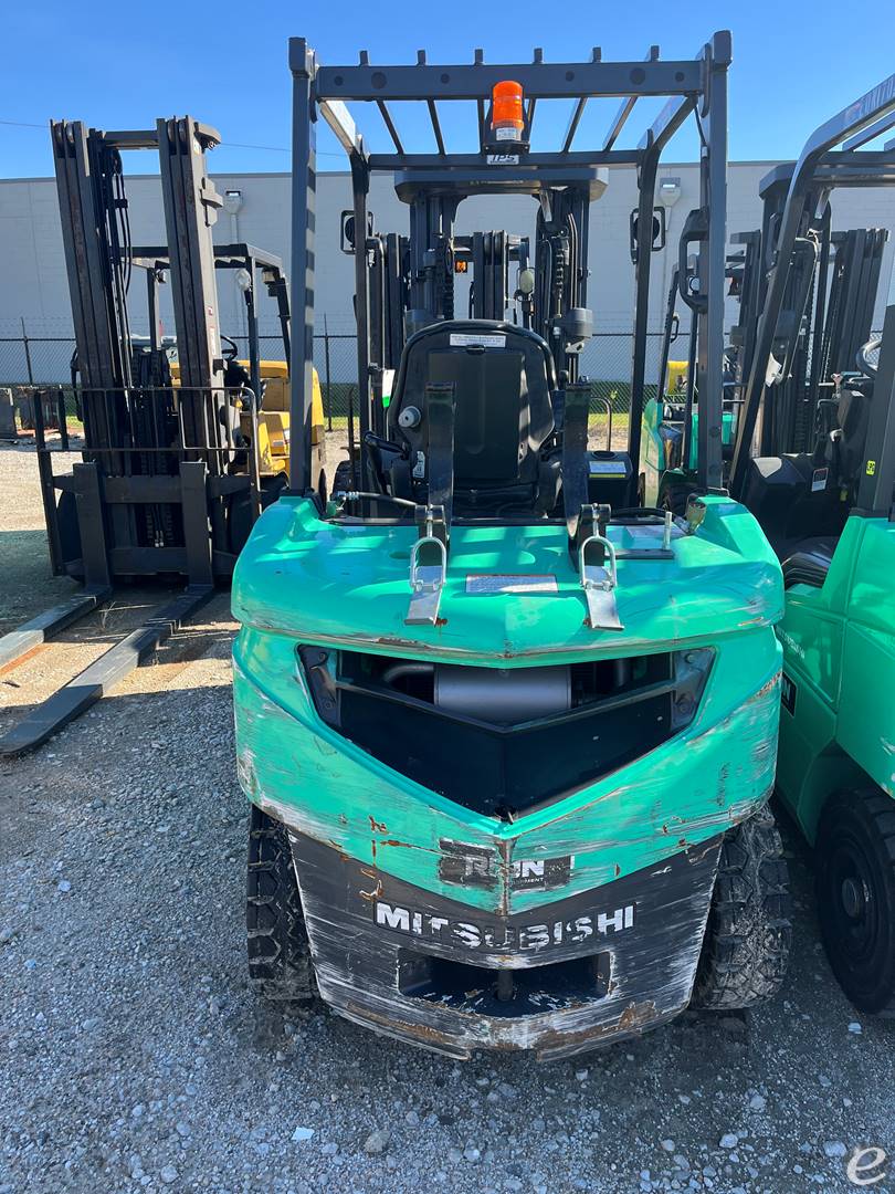 2023 Mitsubishi FG30N5