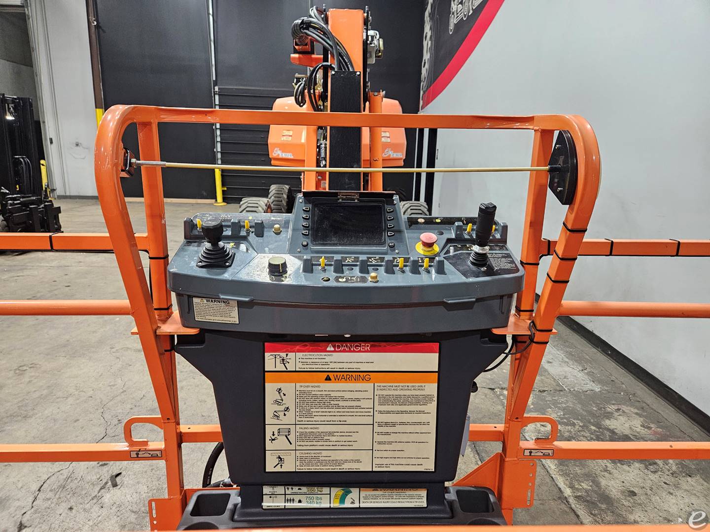 2023 JLG 670SJ