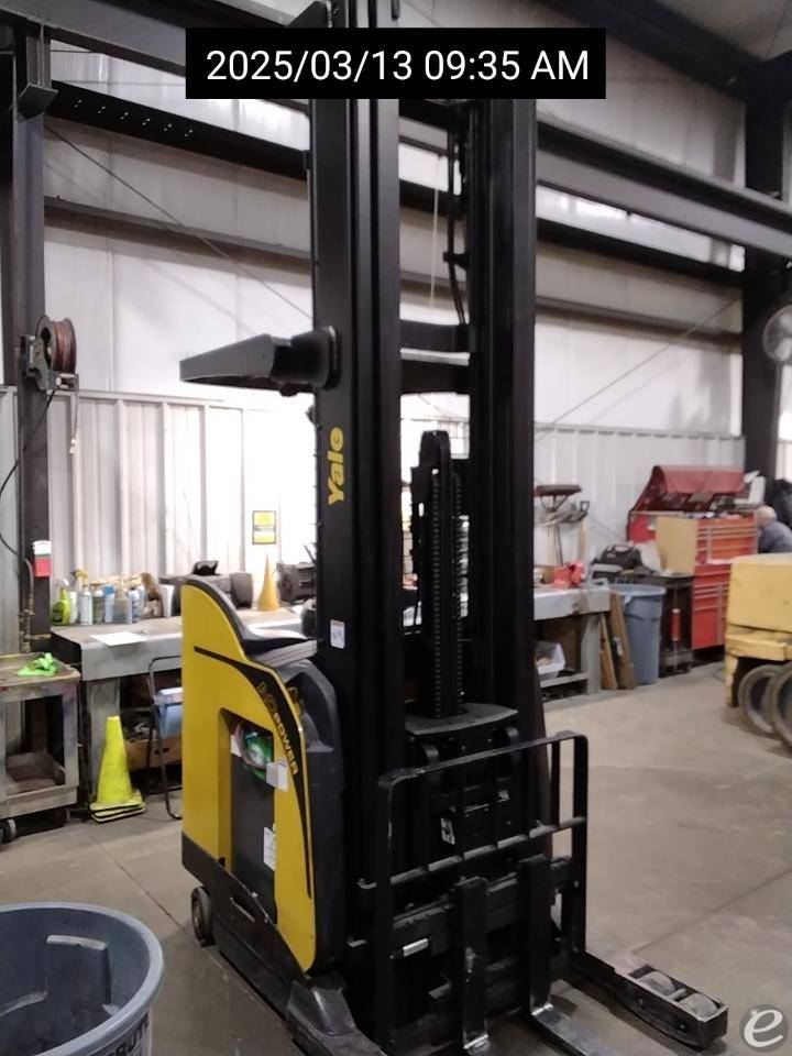 2017 Yale NR045EB