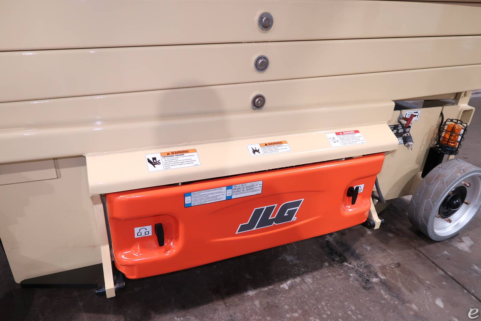 2015 JLG 3246ES