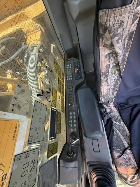 2016 Cat 323